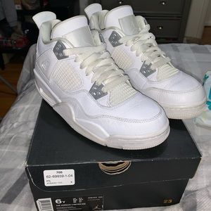 Jordan’s 4’s